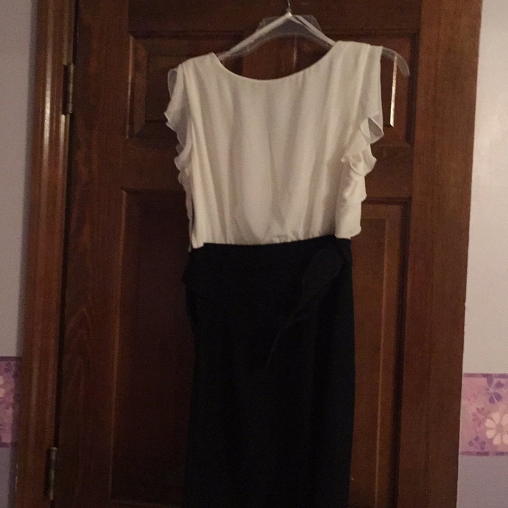 Dress - Picture 2 of 2
